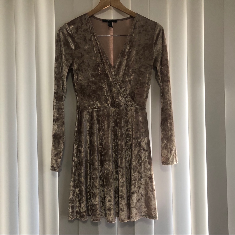 Forever 21 Crushed Velvet Long Sleeve Dress